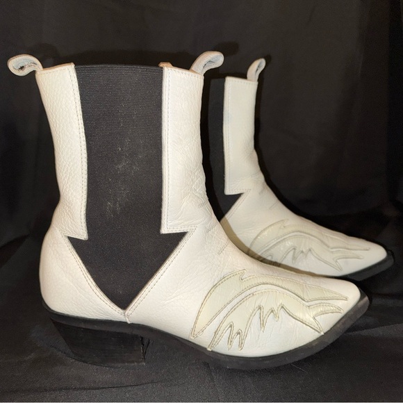 Shoes - Stylish White and Black leather Women's Boots